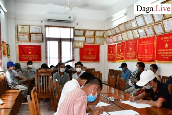 Các đối tượng tụ tập đá gà